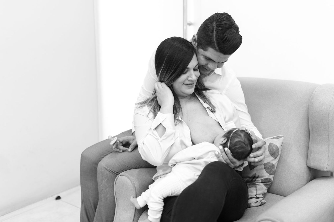 Una familia con su recién nacido